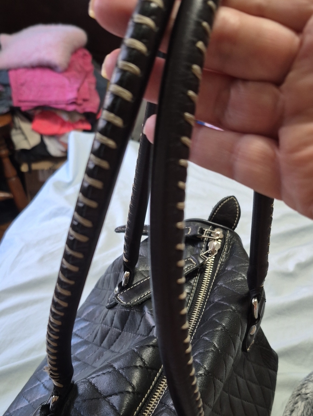 Roots Quilted Leather Tote Bag - Black - Picture 9 of 9